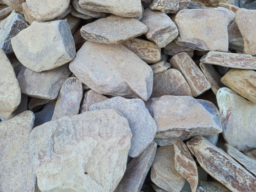 Златолит жёлтый, жёлто-зелёный глыбки и валуны для ланшафтного дизайна купить в Яхрома