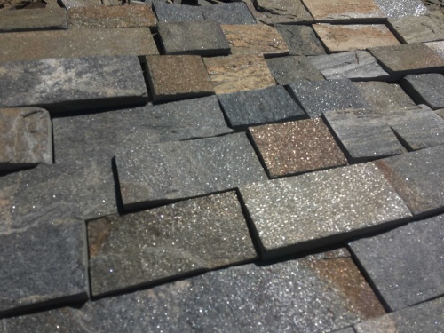 Плитка пилёная златолит Уральский для цоколя, отмостки купить в Яхрома