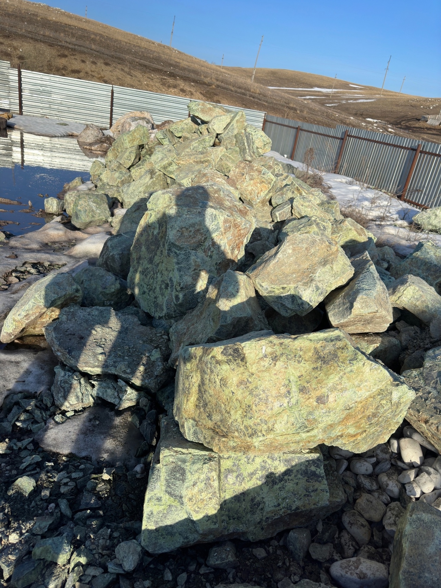 Камни для ландшафтного дизайна зелёные 10-60 килограмм купить в Яхрома