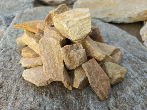 Златолит жёлтый декоративная каменная крошка купить в Яхрома