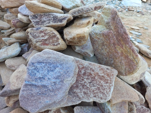 Златолит жёлтый, жёлто-зелёный глыбки и валуны для ланшафтного дизайна купить в Яхрома