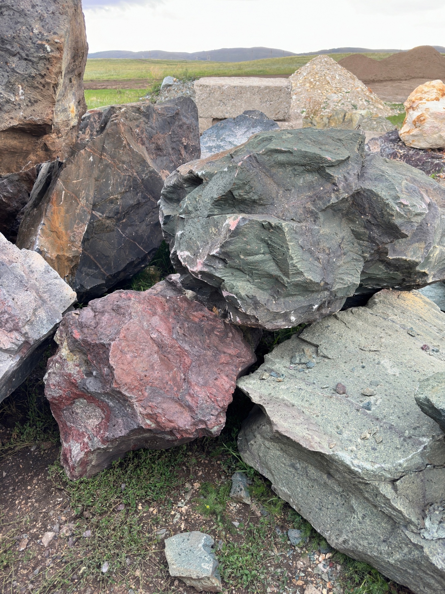 Камни для ландшафтного дизайна зелёные 10-60 килограмм купить в Яхрома