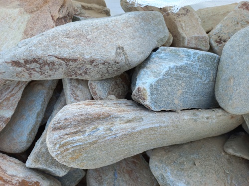 Златолит жёлтый, жёлто-зелёный глыбки и валуны для ланшафтного дизайна купить в Яхрома