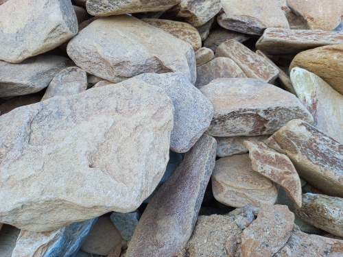 Златолит жёлтый, жёлто-зелёный глыбки и валуны для ланшафтного дизайна купить в Яхрома