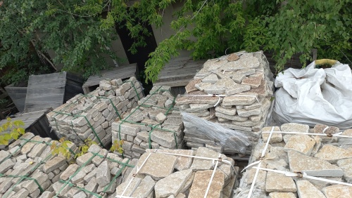 Гранитный плитняк галтованный для парковки купить в Яхрома