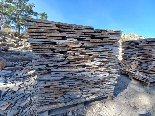 Плитняк златолит серебристый для фасада купить в Яхрома