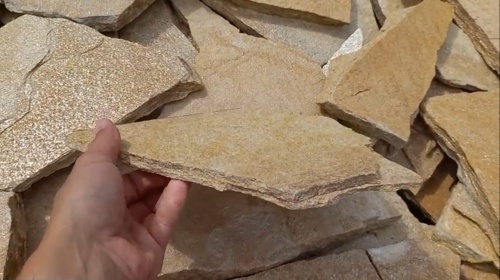 Плитняк златолит жёлтый для цоколя купить в Яхрома