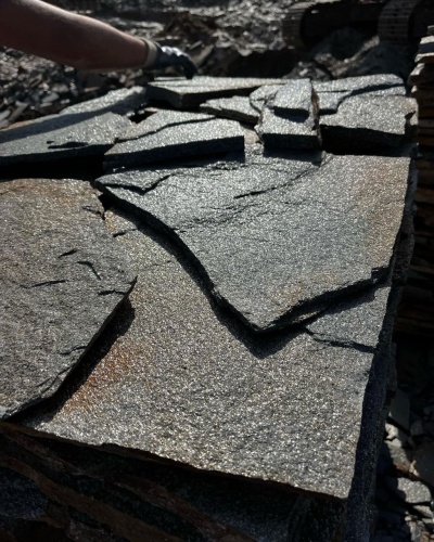 Плитняк златолит серебристый для фасада купить в Яхрома